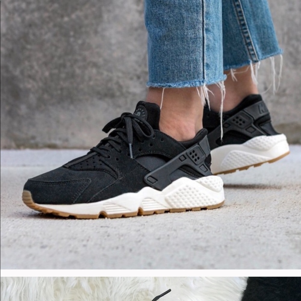 Nike Air Huarache Run Suede Black Deep White W